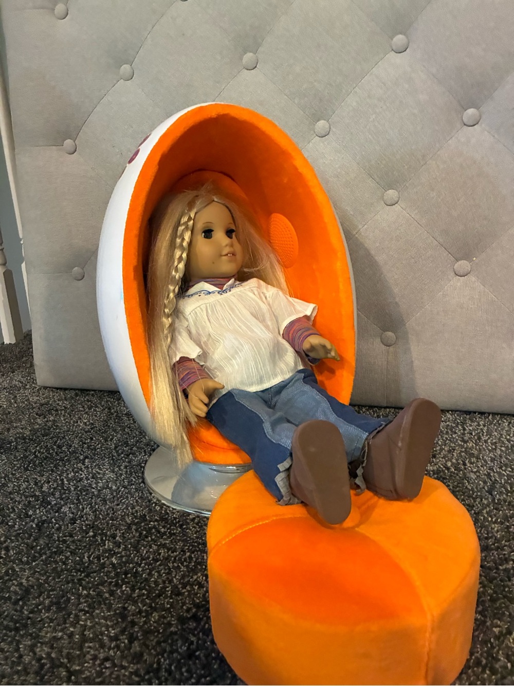 American Girl Julie’s Egg Chair (Doll Not included